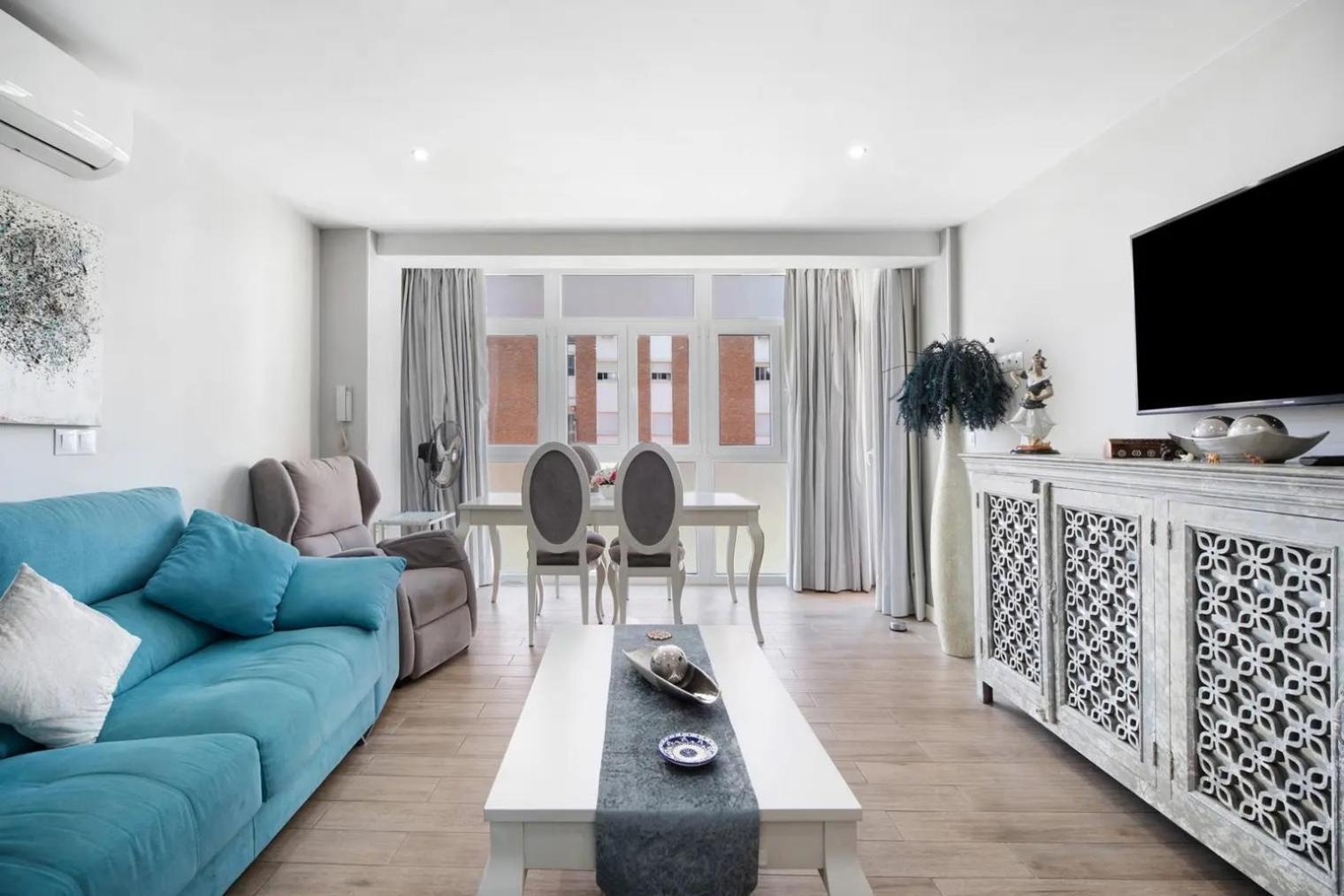 Cozy Room In Stylish Flat Just Steps From The Beach Cádis Exterior foto